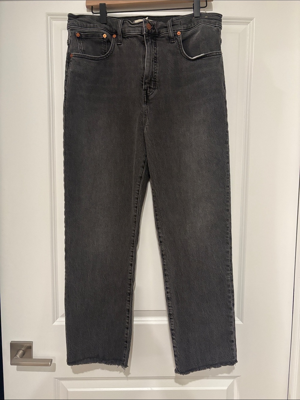 Madewell, Woman’s, 90’s Straight Crop, Size 31, Washed Black wash